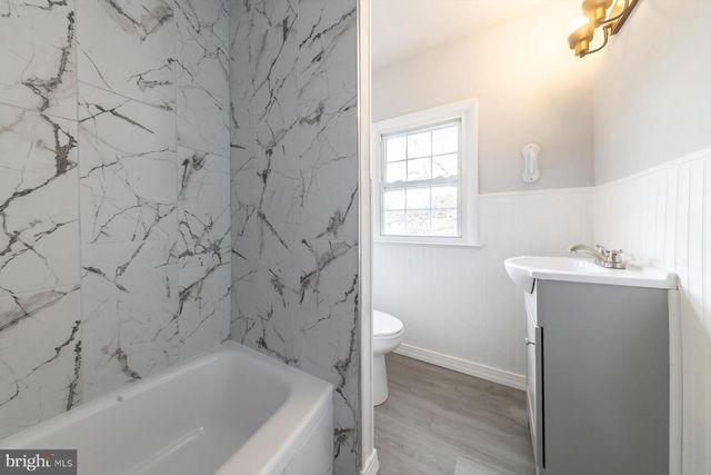 66 LONGWOOD DR, Stratford, NJ 08084