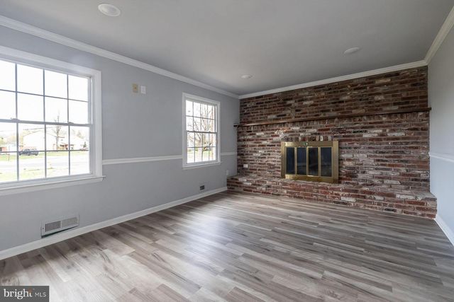 66 LONGWOOD DR, Stratford, NJ 08084