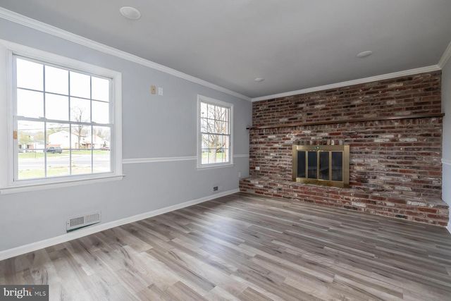 66 LONGWOOD DR, Stratford, NJ 08084