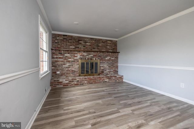 66 LONGWOOD DR, Stratford, NJ 08084