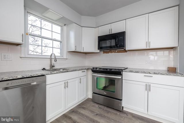 66 LONGWOOD DR, Stratford, NJ 08084