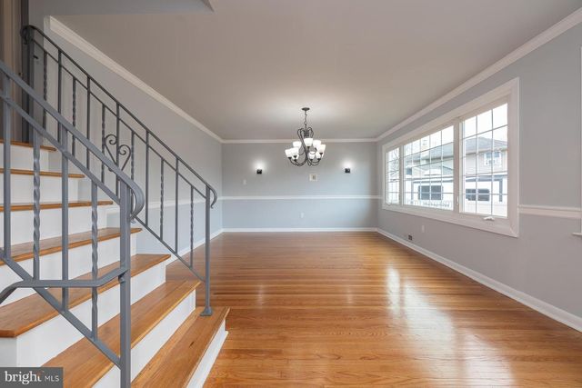 66 LONGWOOD DR, Stratford, NJ 08084