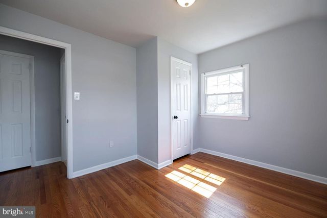 66 LONGWOOD DR, Stratford, NJ 08084