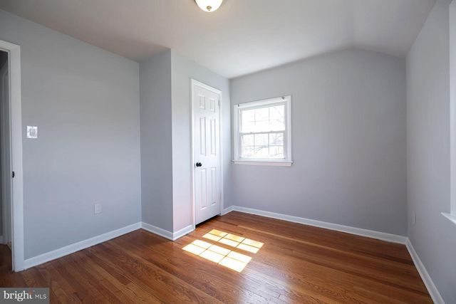 66 LONGWOOD DR, Stratford, NJ 08084