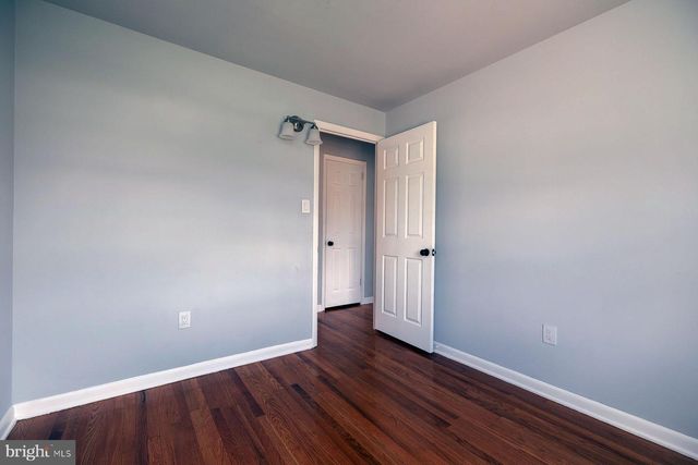 66 LONGWOOD DR, Stratford, NJ 08084