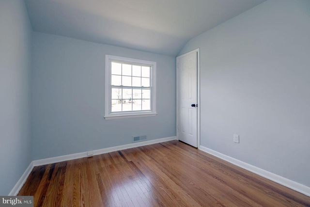 66 LONGWOOD DR, Stratford, NJ 08084