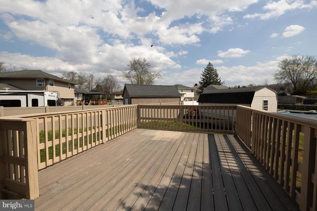 66 LONGWOOD DR, Stratford, NJ 08084