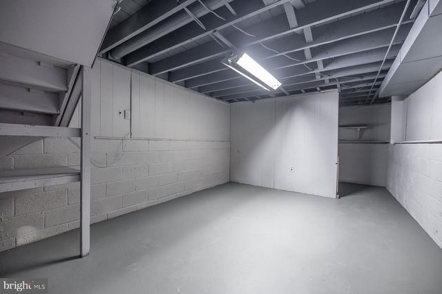 66 LONGWOOD DR, Stratford, NJ 08084