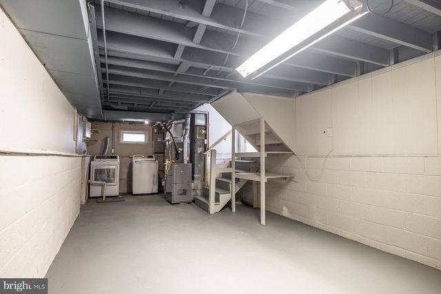 66 LONGWOOD DR, Stratford, NJ 08084