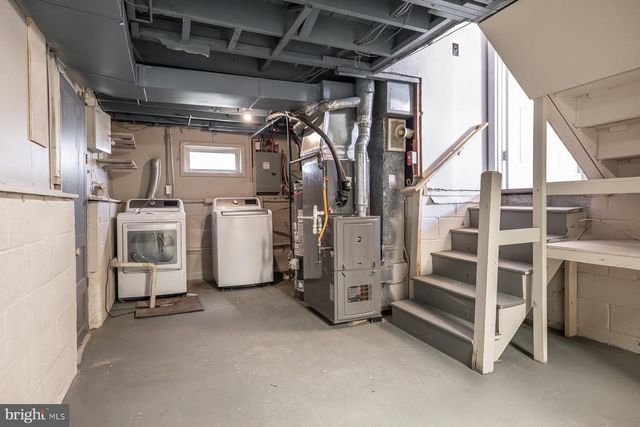 66 LONGWOOD DR, Stratford, NJ 08084