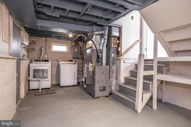 66 LONGWOOD DR, Stratford, NJ 08084