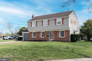 66 LONGWOOD DR, Stratford, NJ 08084