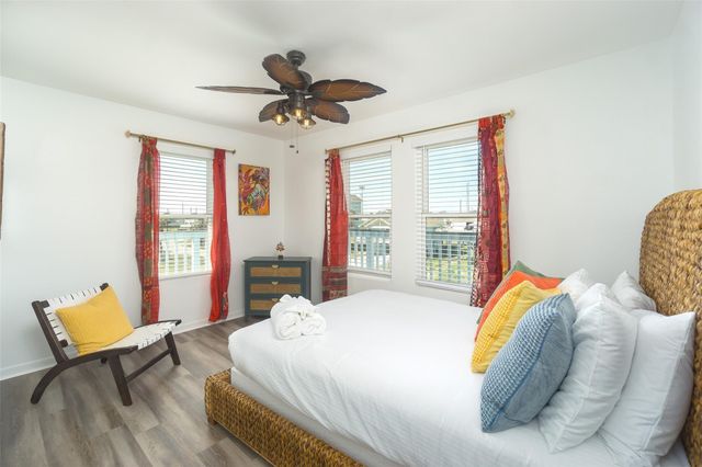 16627 Jamaica Beach Road, Galveston, TX 77554