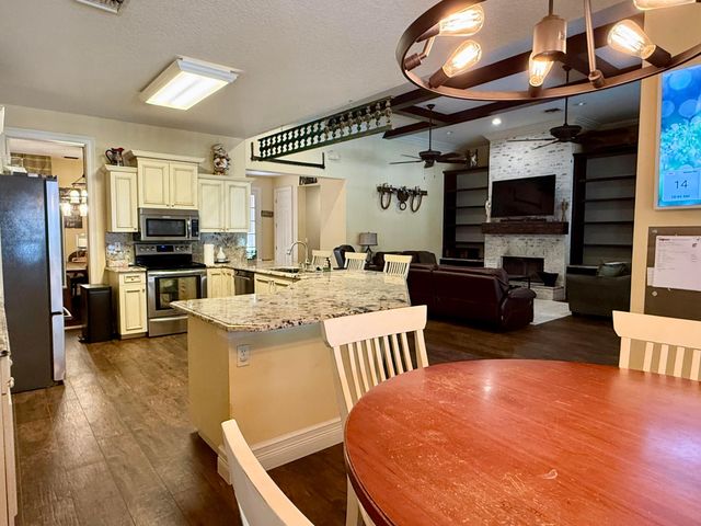 18122 Burr Oak Lane, Jupiter, FL 33478