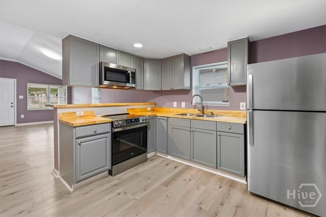 705 W 47th Street, Savannah, GA 31405