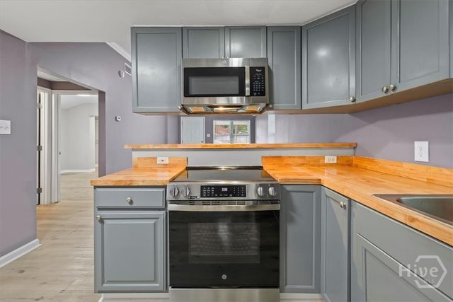 705 W 47th Street, Savannah, GA 31405