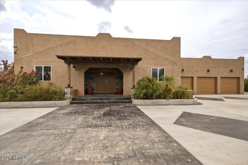 11037 E GROVE Street, Mesa, AZ 85208
