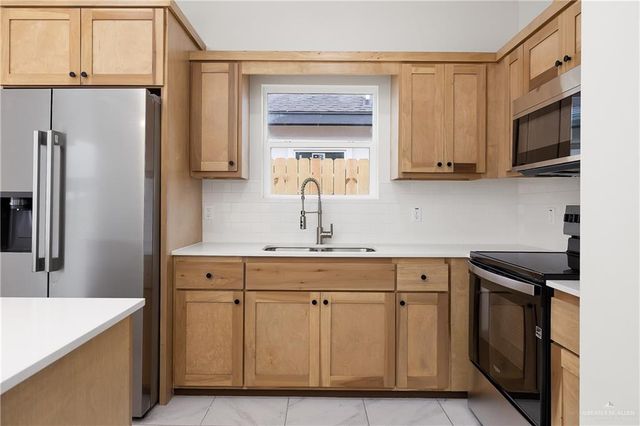 2501 S Hillside Avenue 1, Edinburg, TX 78542