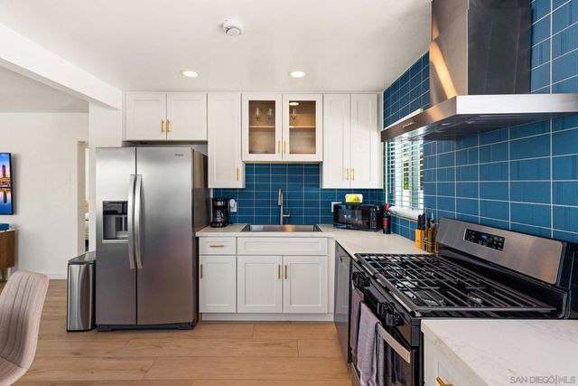 3060 POLK AVE, San Diego, CA 92104