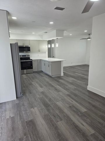 4010 NE 6th Avenue, Deerfield Beach, FL 33064