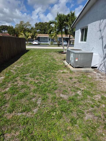 4010 NE 6th Avenue, Deerfield Beach, FL 33064