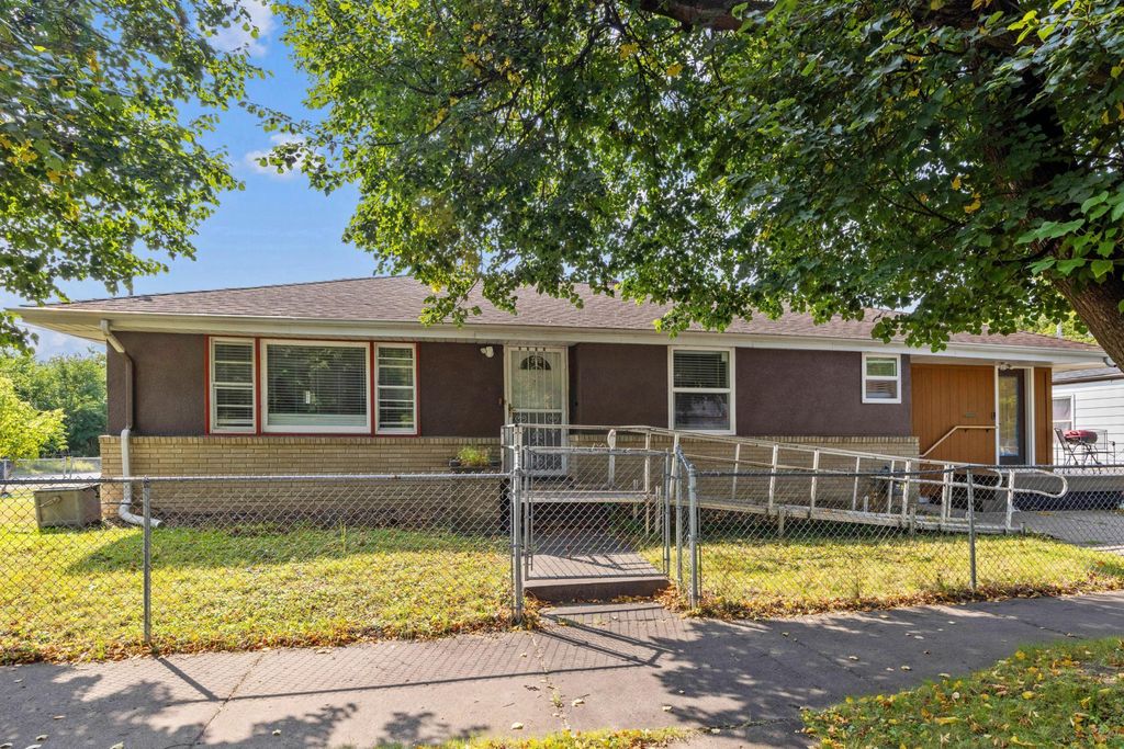 1105 25th Avenue N, Minneapolis, MN 55411