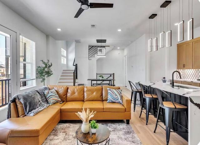 2711 Berry Street, Houston, TX 77004