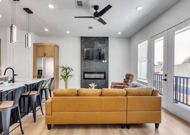 2711 Berry Street, Houston, TX 77004