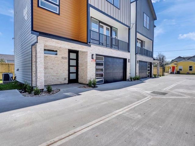2711 Berry Street, Houston, TX 77004
