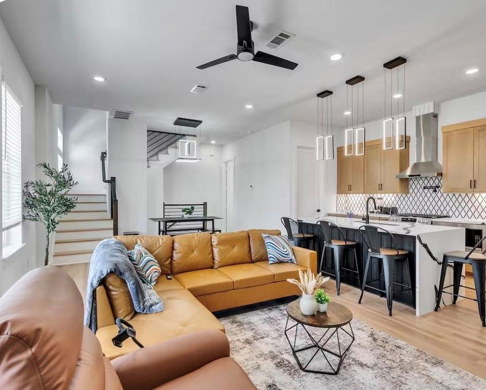 2711 Berry Street, Houston, TX 77004