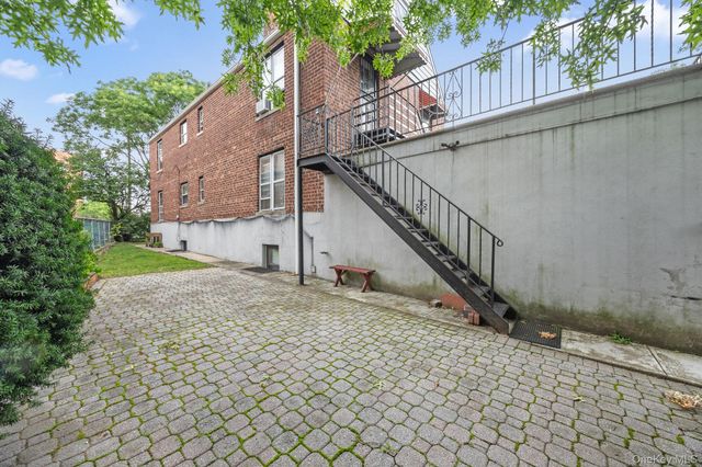 2745 Woodhull Avenue, Bronx, NY 10469
