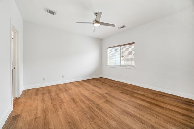 4427 Eigel Street, Houston, TX 77007