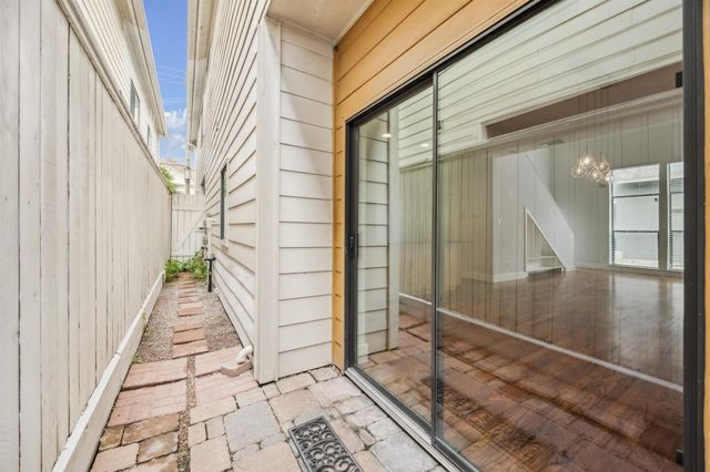4427 Eigel Street, Houston, TX 77007