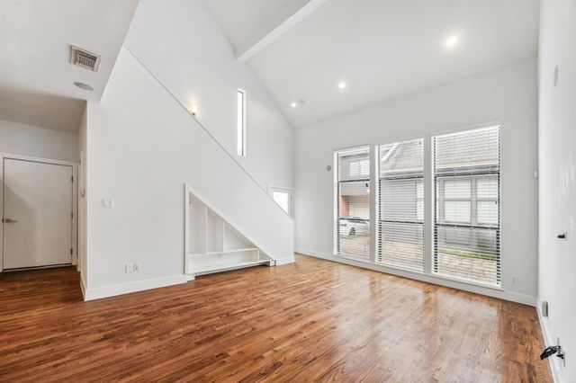 4427 Eigel Street, Houston, TX 77007