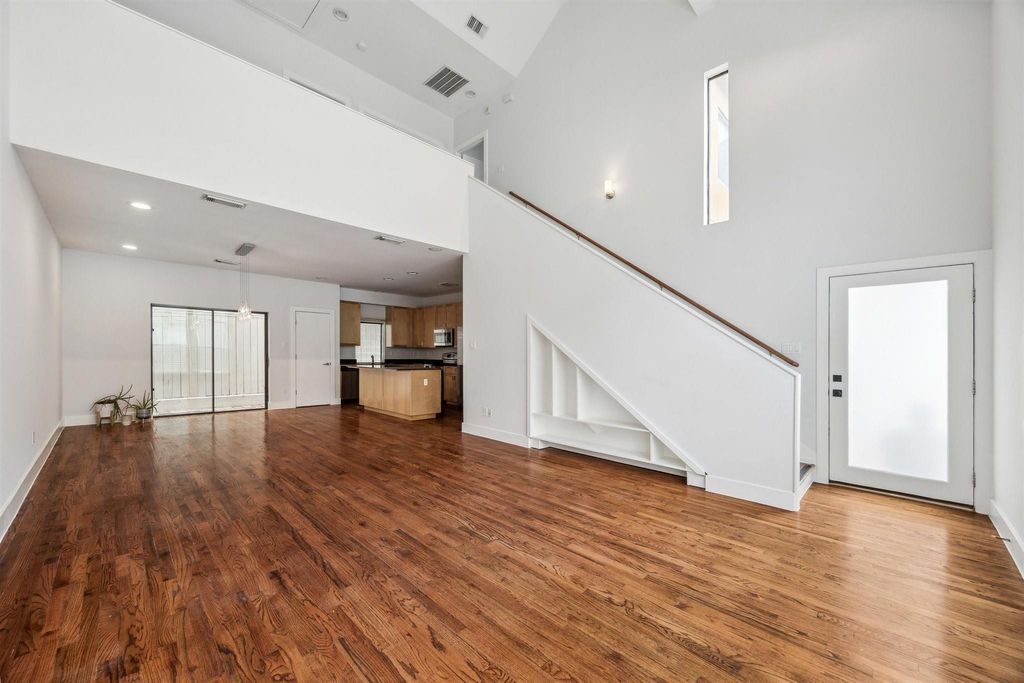 4427 Eigel Street, Houston, TX 77007