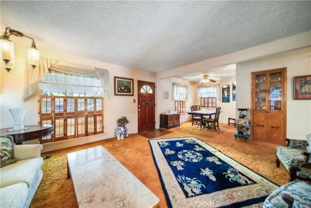 3266 Maine Avenue, Long Beach, CA 90806