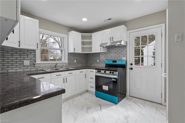 915 Jackson DR, Williamsburg, VA 23185