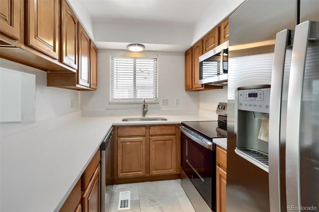6650 E Arizona Avenue 132, Denver, CO 80224