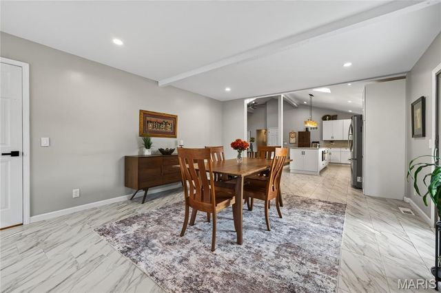 202 Rue Grand Drive, Lake St Louis, MO 63367