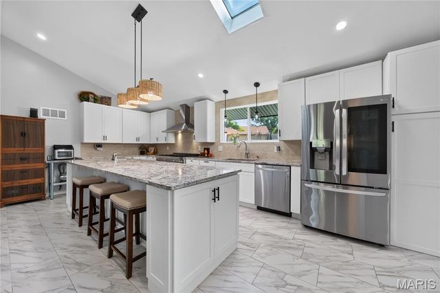 202 Rue Grand Drive, Lake St Louis, MO 63367