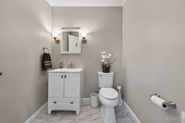 202 Rue Grand Drive, Lake St Louis, MO 63367