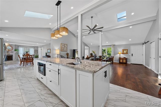 202 Rue Grand Drive, Lake St Louis, MO 63367