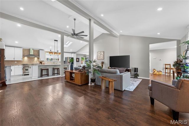 202 Rue Grand Drive, Lake St Louis, MO 63367