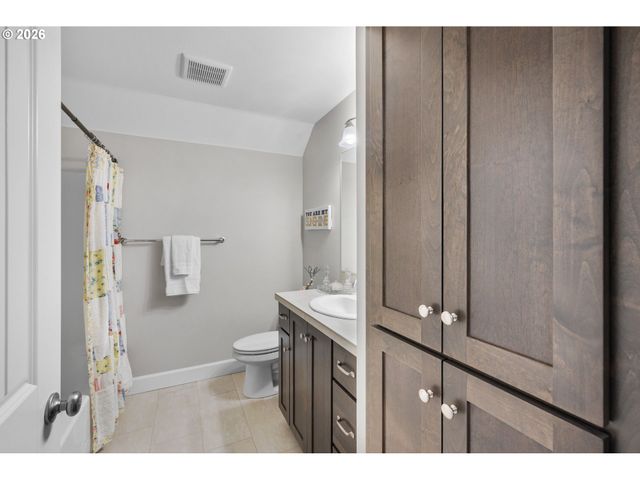 16710 Ne 98TH St, Vancouver, WA 98682