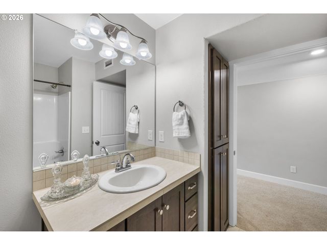 16710 Ne 98TH St, Vancouver, WA 98682