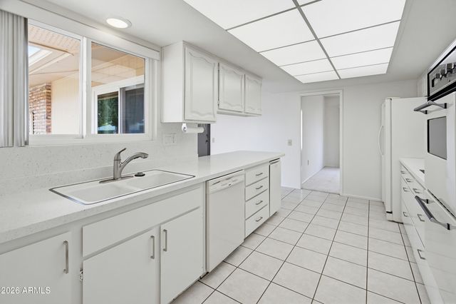 10326 W HIGHWOOD Lane, Sun City, AZ 85373