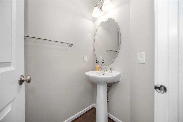 2794 Ashcombe Drive, Ann Arbor, MI 48105