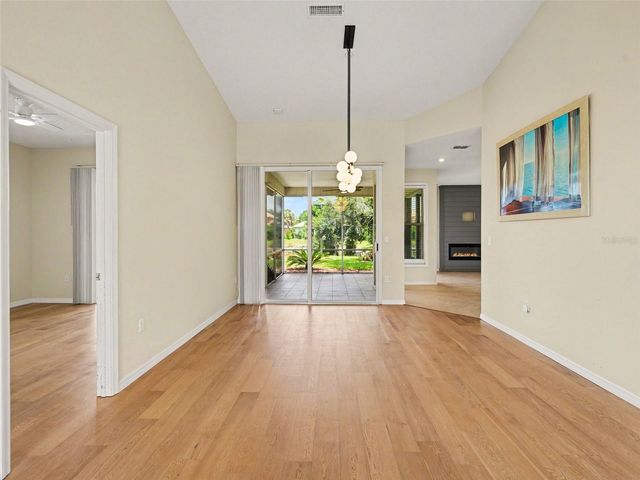 5325 GARDENS DR, Sarasota, FL 34243
