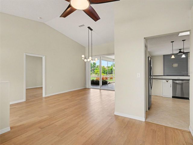 5325 GARDENS DR, Sarasota, FL 34243