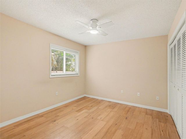 5325 GARDENS DR, Sarasota, FL 34243